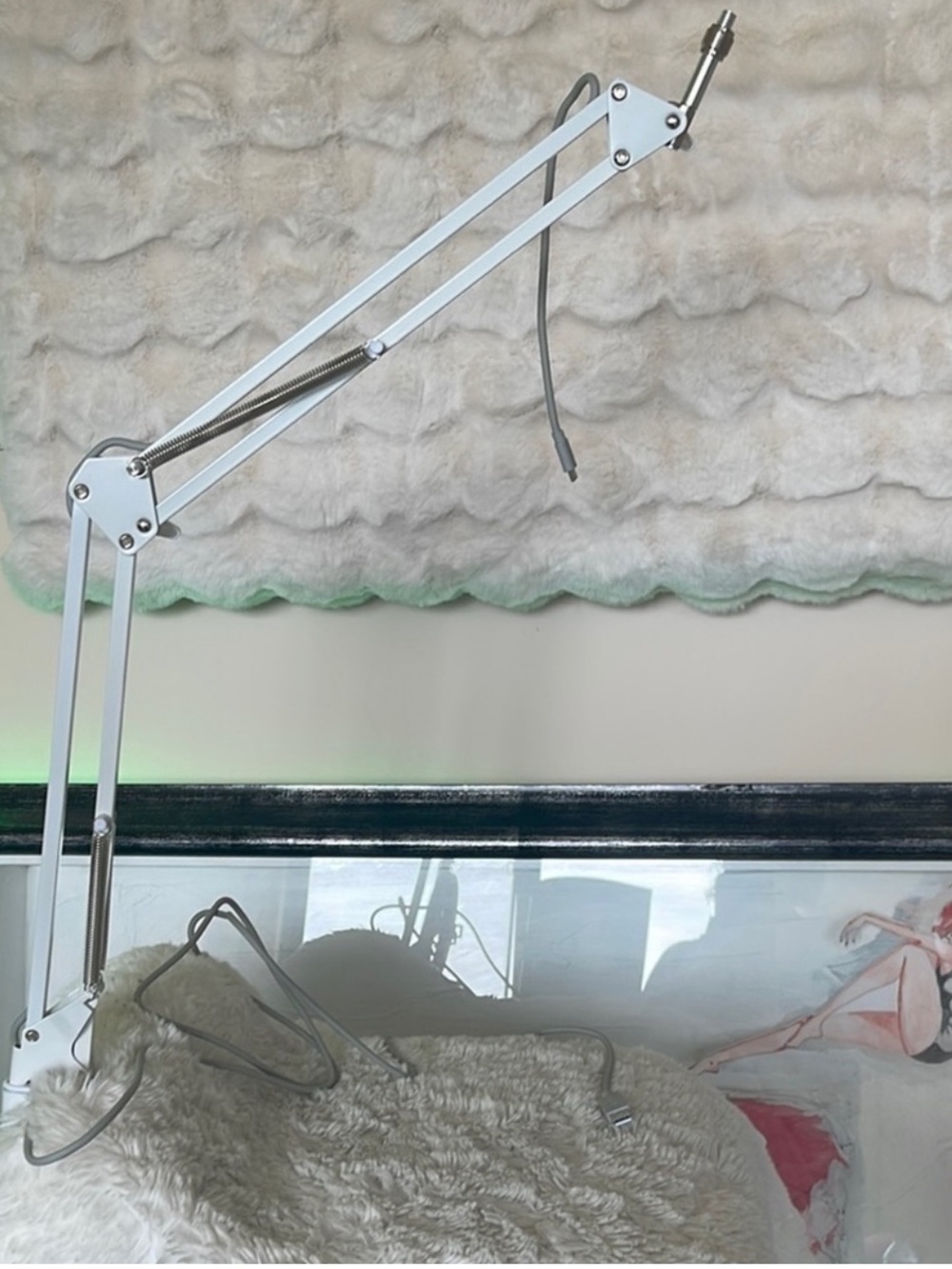 Pyle Adjustable White Desk mic stand